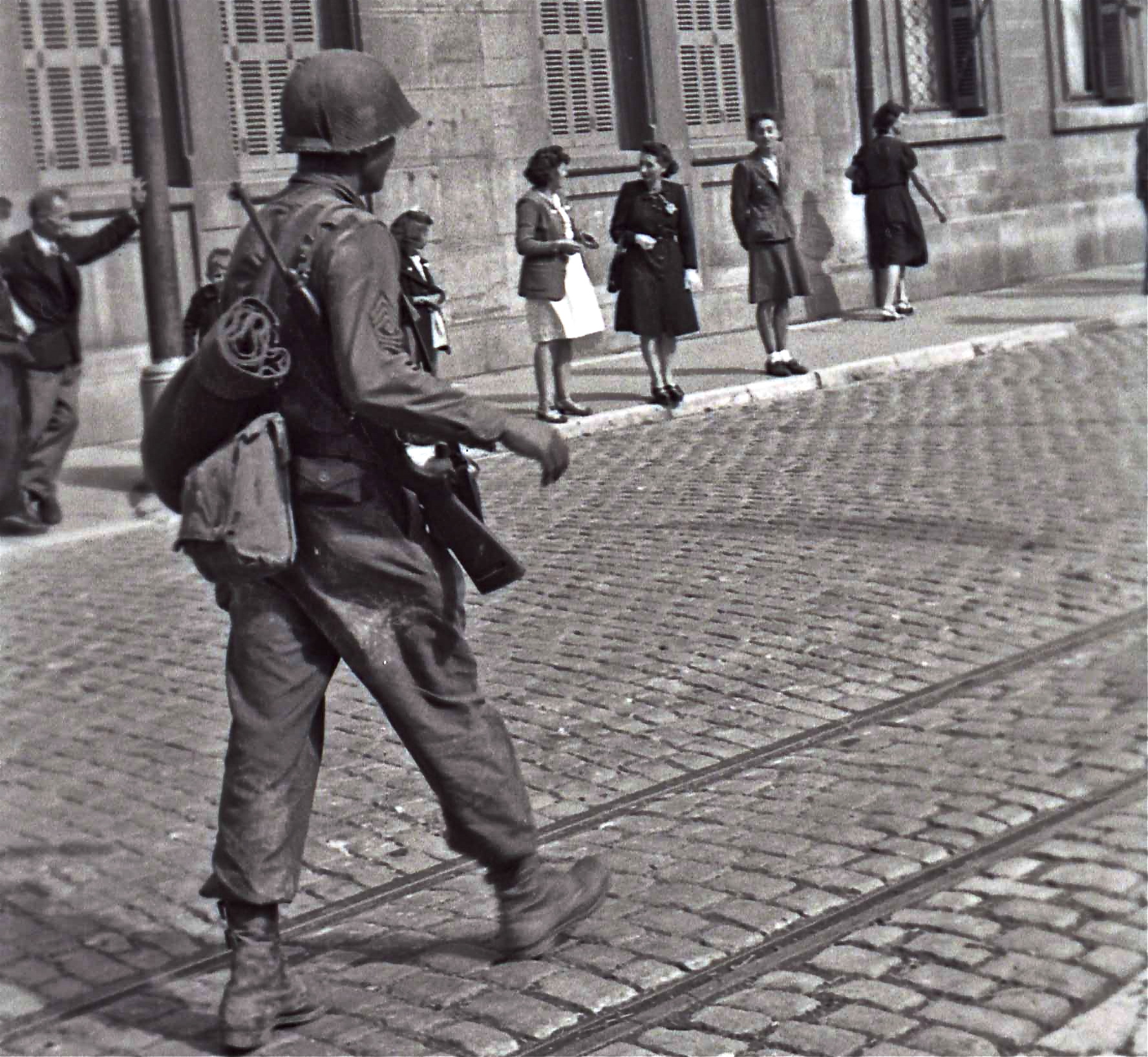 Cliché HL Blum. Libérateurs rue de Belfort. Septembre 1944