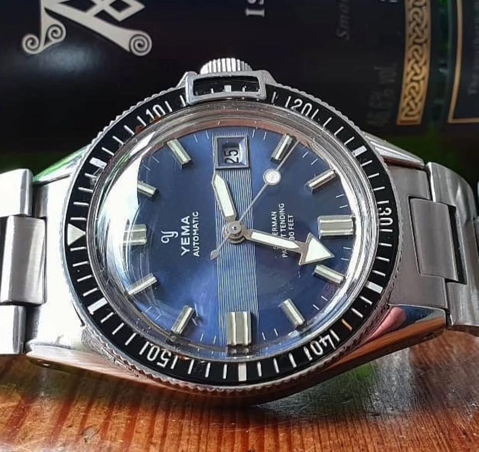 yema superman à bandes